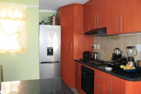 Furnished room to let in Gordon Sands a 24-hour guarded and access control security complex in Gordon’s bay.

The living area and ...