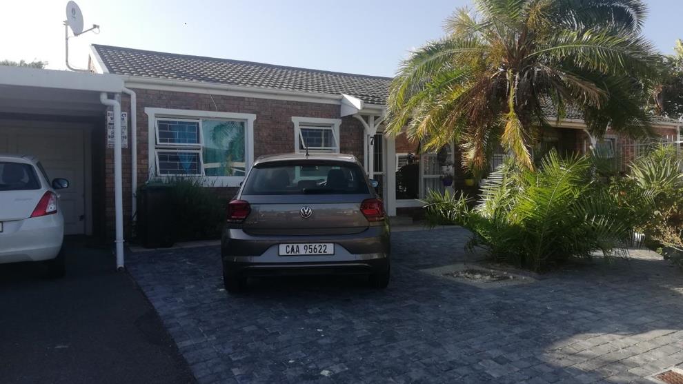 2 Bedroom House To Rent In Plattekloof Glen P24 108374213