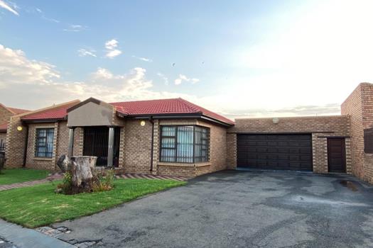 Lenasia South Property : Houses for sale in Lenasia South : Property24 ...