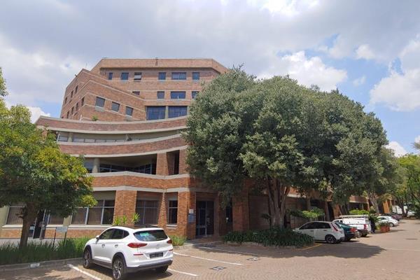 Spacious office at Sunnyside Office Park in the Parktown commercial node. The office ...