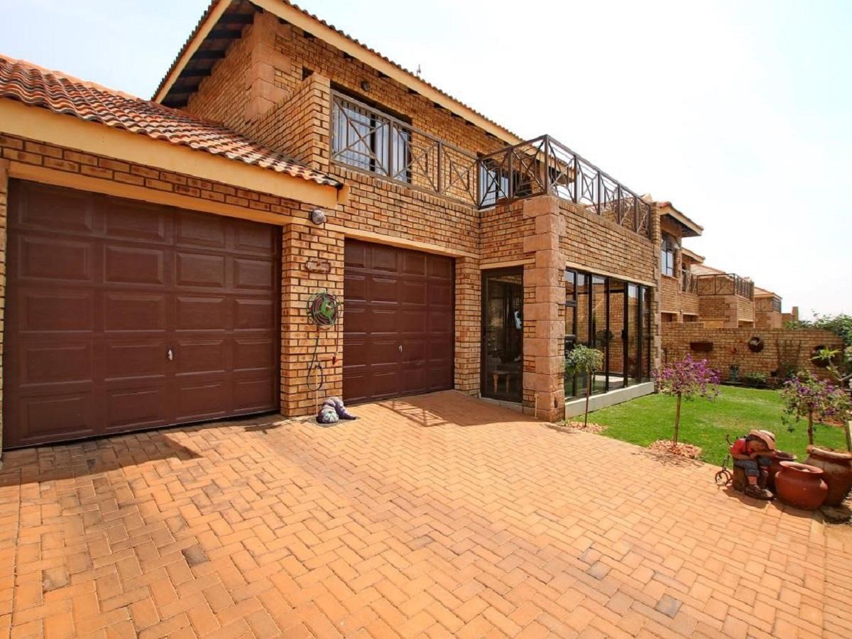 Townhouses to rent in Roodepoort : Roodepoort Property : Property24.com ...