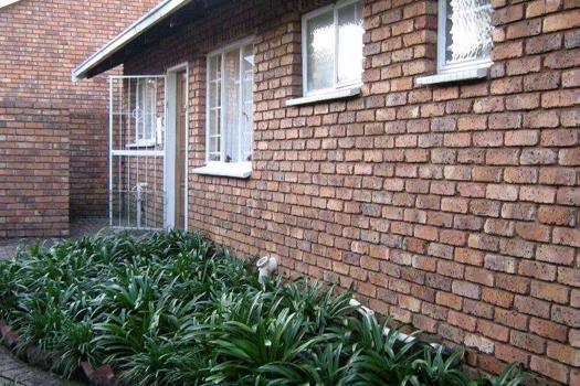 3 Bedroom Townhouse to rent in Garsfontein