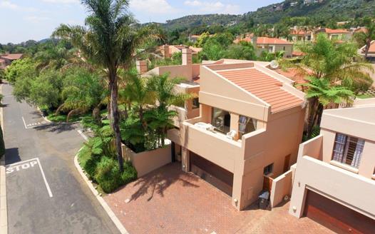 4 Bedroom House for sale in Linksfield