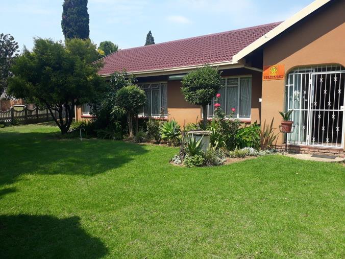 4 Bedroom House for Sale in Vaalpark