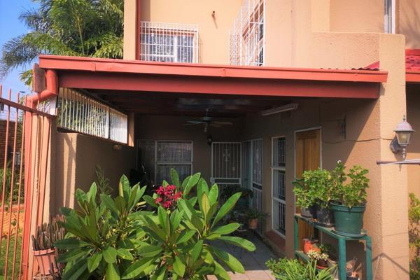 A beautiful Townhouse with 2 bedrooms for sale in Dorandia.

The Duplex offer 1 bathroom, lounge, and kitchen. 

Patio, community ...