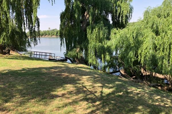 Tranquility for the Soul!

Be the first to own a Vaalriver Erven surrounded by various ...