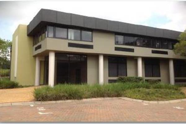 This attractive office suite of 252m2 is located in recently refurbished Midrand ...