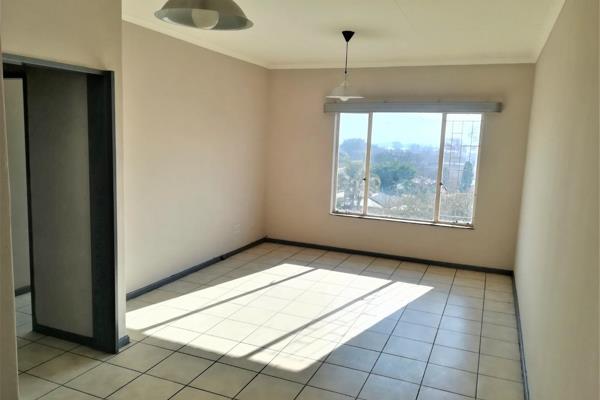 Spacious and in excellent condition a 2 Bedroom Flat at R 5490  

Lounge/Living area. ...