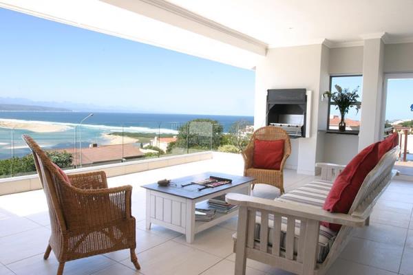 1 Bedroom/1 Bathroom - Sleeps 2.

The views will make you understand why Plett was first names Baia Formosa &quot;The Bay of ...