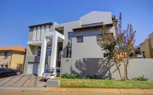 Northcliff, Randburg Property : Townhouses to rent in Northcliff ...