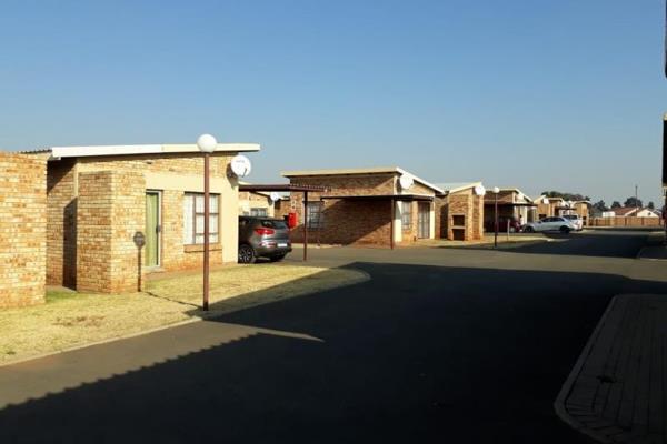 Complex offers play area for kids, loads of visitors parking, braai facility for larger groups, very peaceful. Free standing unit has ...