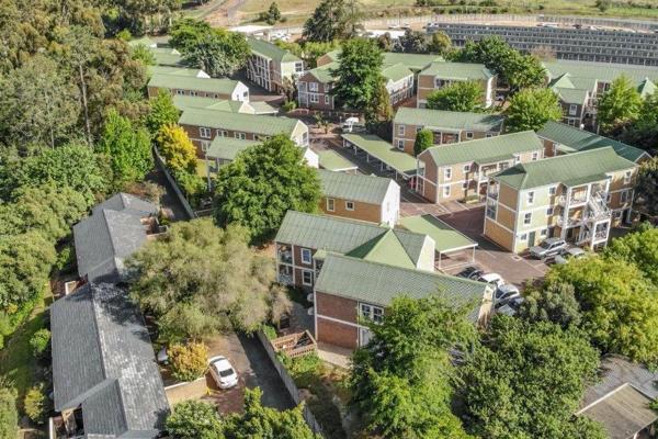 Get yourself into the Stellenbosch property market with this property. A 2-bedroom unit ...