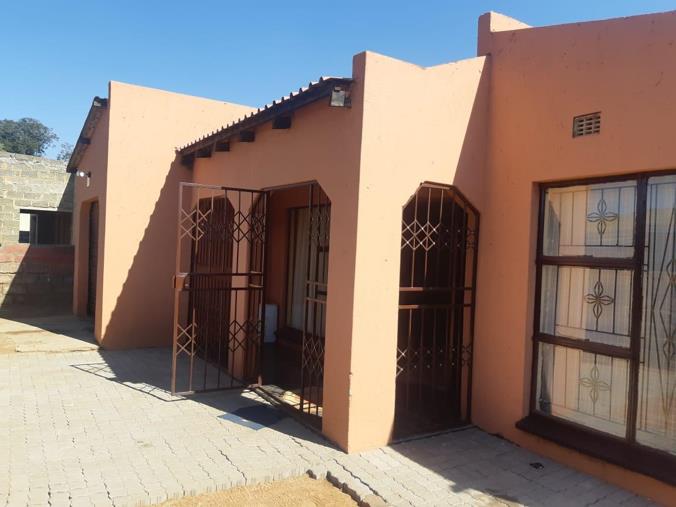 3 Bedroom House for sale in Kwaguqa