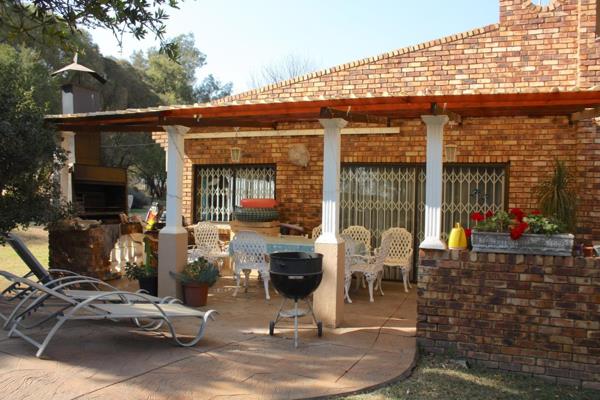 Price reduce!!!

This 27.8 ha agriculture holding situated in Kameeldrift-wes near Pretoria. Easily accessible from Pretoria to ...