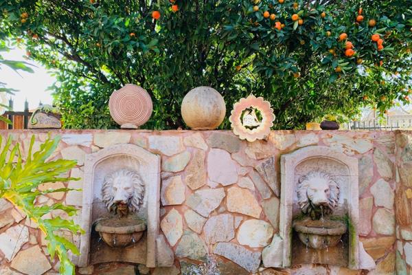 This truly beautiful property offers the perfect blend of warmth, space and versatility, making it ideal for the extended family or a ...