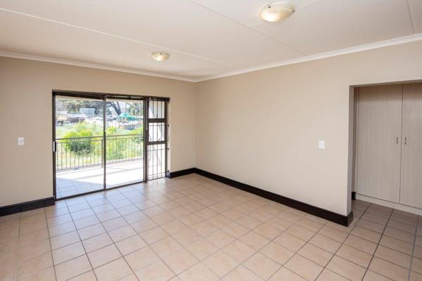 2 Bedrooms with built-in cupboards

Bathroom with bath, En-suite bathroom with ...