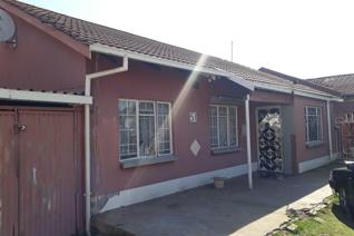 Property And Houses For Sale In Soweto Soweto Property Property24 Com Page 14