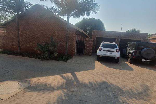 3 bedrooms
2 bathrooms
dining room  / lounge
open plan kitchen
patio
double garage
available  1 January