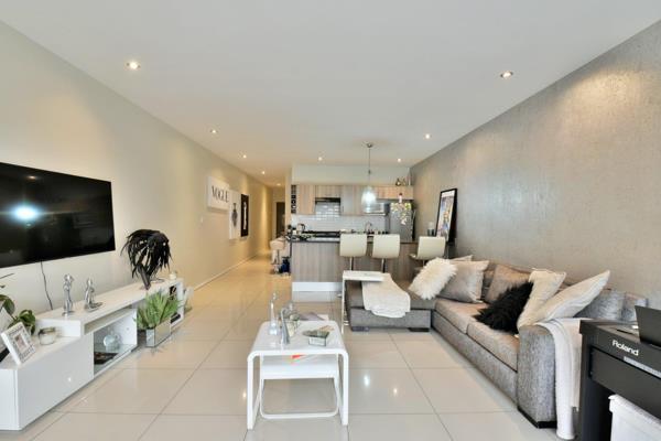 This prime acquisition apartment is close to both Sandton CBD as well as all major ...