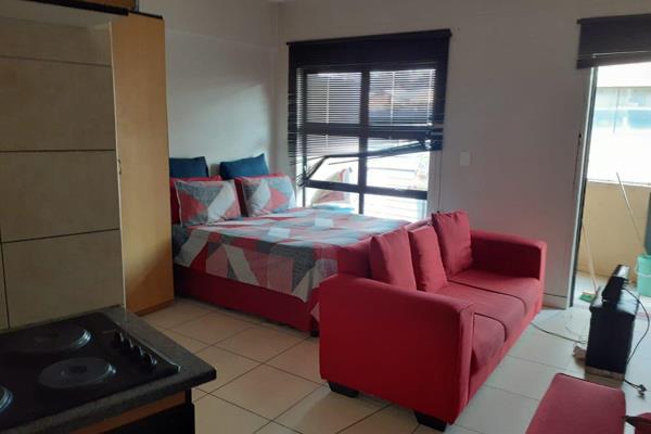 This flat is just walking distance from all surrounding campuses such as UJ ...