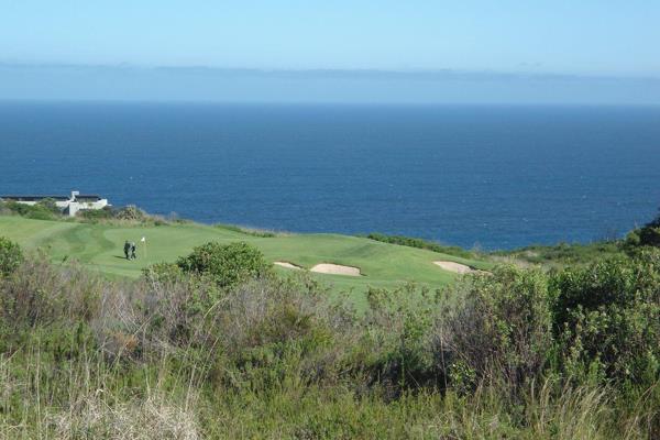 Magnificent stand overlooking the 13th fairways and the Indian Ocean.  Fairly level stand which lends itself to building a magnificent ...