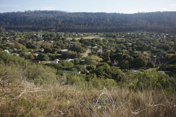 Can&#39;t find the perfect home - Look no further, this one&#39;s for you.  This amazing stand has incredible views and the position is ...