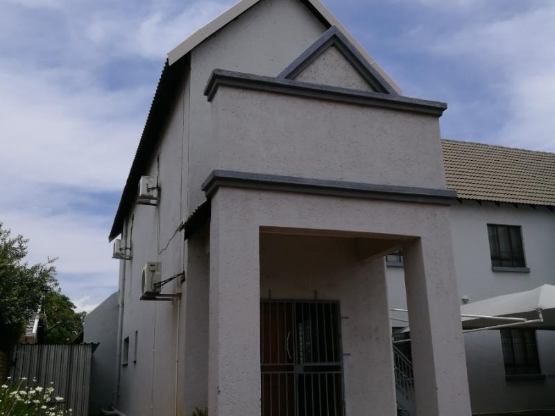 Commercial property to rent in Lyttelton Manor 182 Cradock Street