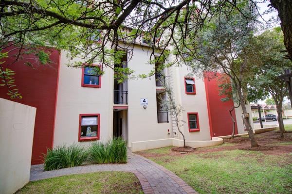 Available: 1 December 2024!

Bachelor Unit....Oukraal Estate offers 24hrs strict ...