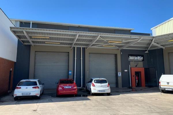 We are delighted to present an exceptional opportunity to lease a spacious and versatile ...