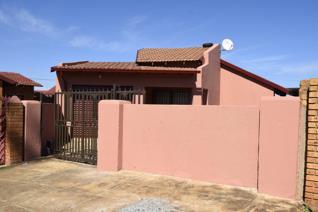 Dobsonville Ext 3 Property : Property And Houses For Sale In ...