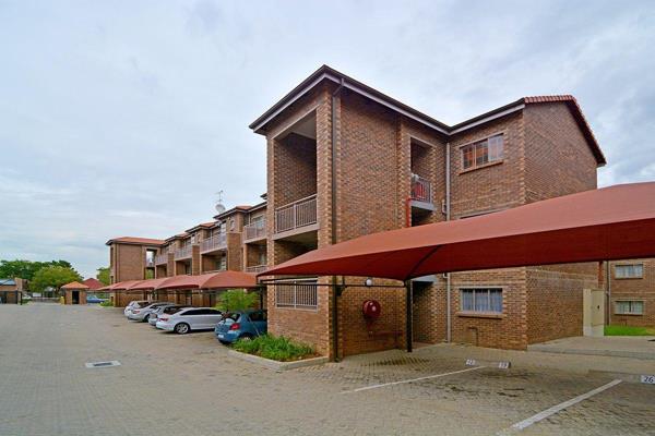 STUNNING 2 BED ROOM APARTMENT IN EDENVALE
2 Bed 1 bath apartment available in Edenvale
This sunny apartment is suitable for a small ...