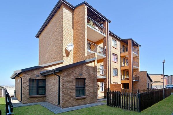 NO DEPOSIT REQUIRED: t&amp;c apply

URBAN RIDGE EAST- FIRST FLOOR R7250.00 P/M

 Nestled ...