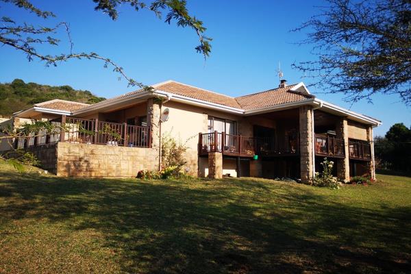 Modern Sectional Title free-standing 4 bedroomed home set in private game reserve of about 1 600 hectares. Large veranda from which to ...