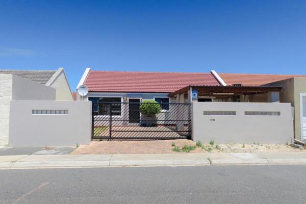 Extremely modern 3 bedroom family home featuring beautifully tiled floors; Spacious Fully Fitted Kitchen; Modern Bathroom with shower; ...