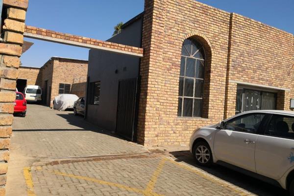 Well located warehouses, approximately 100sqm (R7000pm+vat) and 300sqm (R12500pm +vat), situated in Kirkney Pretoria Gardens. The units ...