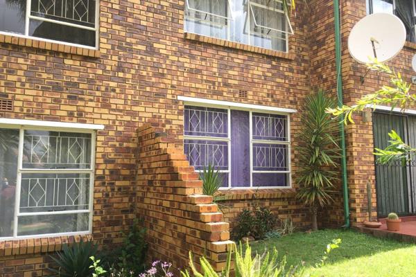 Secure ground floor apartment well placed in Buccleuch Sandton. Close to shops, schools, parks and so much more. Offering 2 bedrooms ...