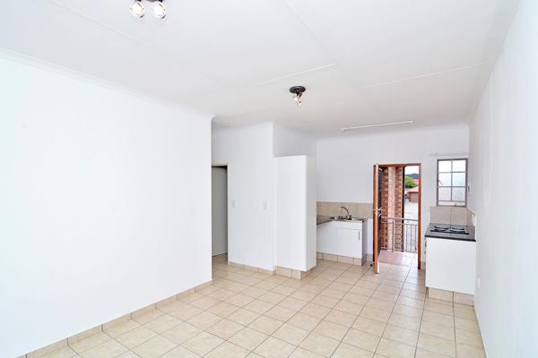 2 Bedroom 1 Bathroom, Apartment / Flat for sale in Edenvale Central, Edenvale