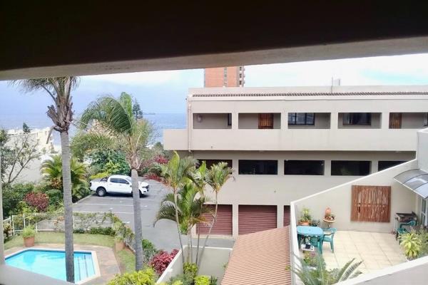 Hendra Estates offers you this lovely 2 bedroom Apartment. 

This apartment is only a few meters from Umhlanga beach and has a ...