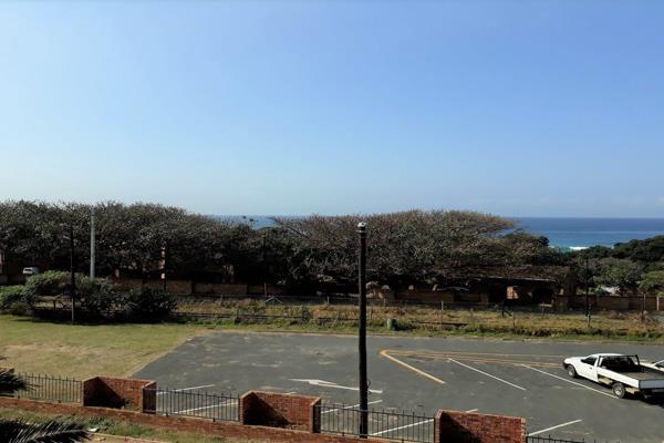 This 3 bedroom, fully furnished apartment has super sea views, is just across the road from the Blue Flag Beach and well known Jolly ...