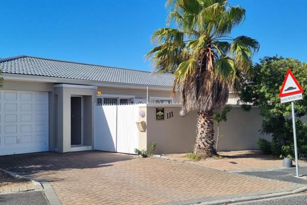 Lovey 3 bedroom unfurnished home for rental in Crawford. 

Built in cupboards in each room with aluminium windows and ...