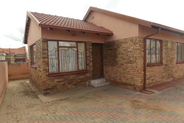 Sole Mandate!! , Take advantage of this well-priced investment in a quiet neighborhood only 5 minutes away from CBD Polokwane.

The ...