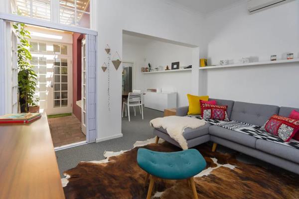 Light and bright, One bedroom Cottage in the heart of De Waterkant Village.

- One bedroom with ample cupboard space.
- Open plan ...