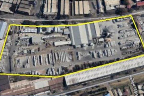 This industrial facility of 5 376m2 comprises admin offices of 946m2, pipe factory of ...