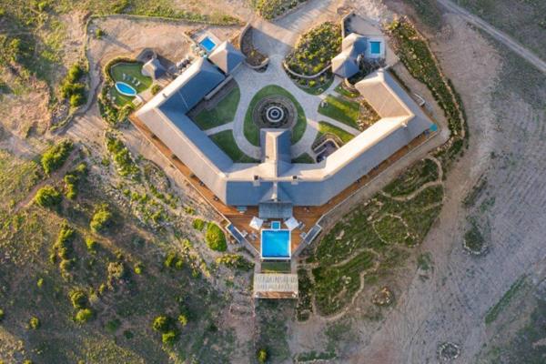 16592 hectares - An exquisite privately-owned Big Game Reserve in the heart of South Africa’s Great Karoo, is opening an exclusive ...