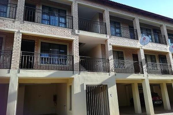 FLAT 1ST FLOOR
1 Bedroom flat with build cupboards
Lounge
Kitchen with build in cupboards and place for Washing Machine.
Bathroom ...