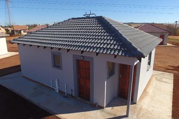 Lufhereng is located directly to the West of Soweto, North of Protea Glen and to the ...