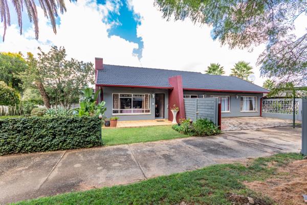 This family gem is nestled in the heart of Randhart.  It boasts 3 sundrenched bedrooms and 2 bathrooms (MES).  The kitchen shows off ...