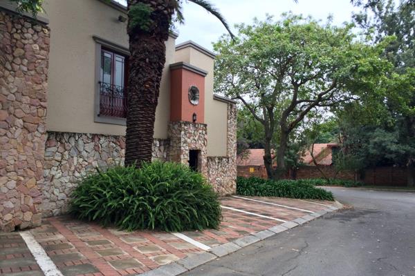 Rent R3350
Monthly fixed costs  R1200 - water, electricity and unlimited WiFi and security profile
Deposit  - R4550
NO PETS - ...