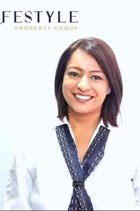 Agent profile for Esha Manilal