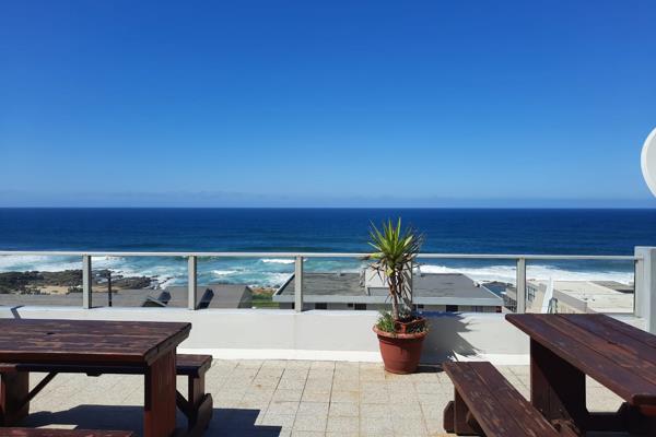 This lovely sea view apartment is just what the doctor ordered!  And it is pet friendly!
3 Beds, 2 baths with open plan lounge/dining ...